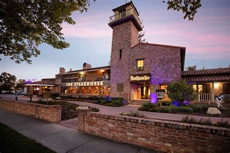 Colony inn paso robles  Free parking